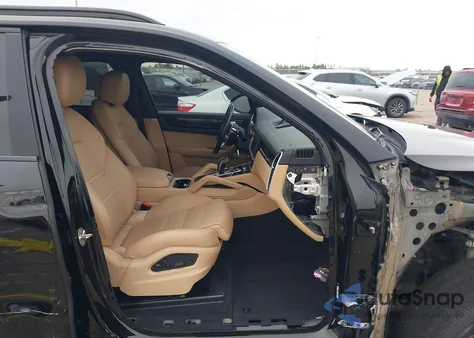 2022 Porsche Cayenne Platinum Edition z USA, uszkodzony, nr VIN WP1AA2AY8NDA05026